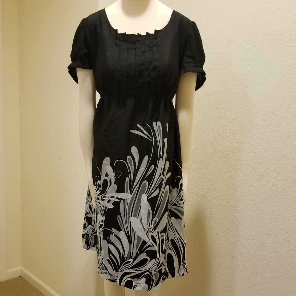 Liz Lange Maternity Dress L in EUC for motherhood